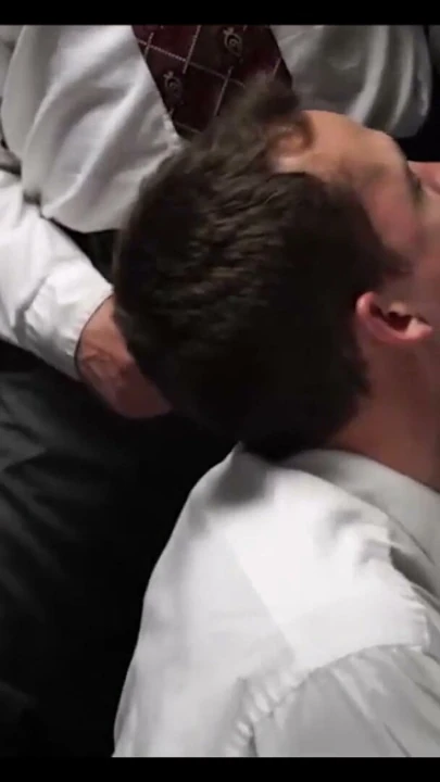 Mormon Genç Üç Adamı Karanlık Gizli Odada Emiyor | Bölüm 3