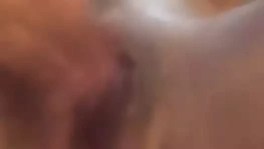 Hevesli kız öfkeli bate ve orgazm selfie