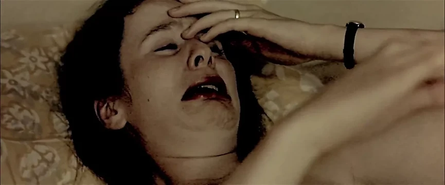Emily watson çıplak - dalgaları kırmak (1996)