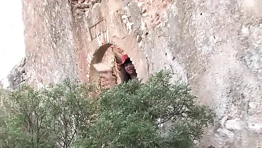 Dışarıda sikişirken büyük üçlü seks