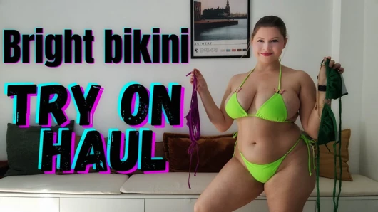 3 seksi bikinili çekiciyi deniyor - yeşil, mor ve neon yeşil