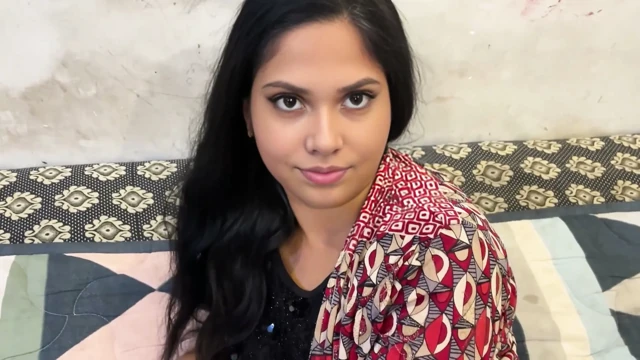 İlk Kez Hint Güzel Desi Model Şoförle Sert Seks