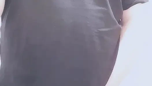 Ayı sigara içiyor ve uzun süre işiyor