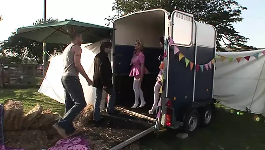 Alexis tae kıçını ağzı açık ve kremalı var!