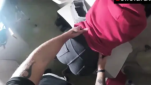 Çamaşır makinesinde yarak emiyor ve sikiliyor - lollolara91