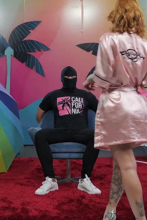 Striptiz - Leh Linares