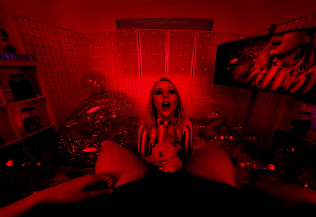 Succubitch - pmv vr azgın kızlar derlemesi