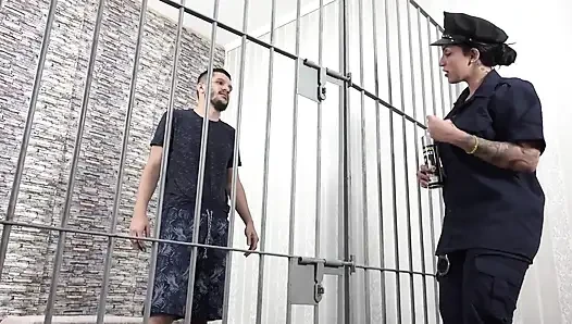 Polis pauzudo'yu tutukladı