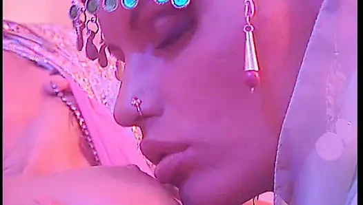 Büyük Memeli Yaramaz Hemşire Hasta Tarafından Kanepede Sikiliyor - Sarışın Güzellik Sakso!