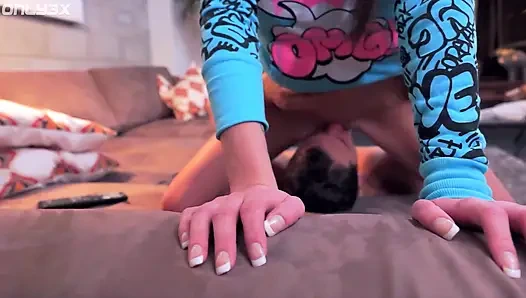 Sevimli Alysson üvey erkek kardeşini Only3x'ten deneyimlıyor