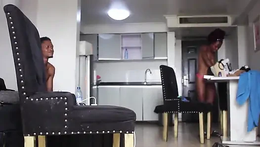 Kocasına Pazar Günü Kilise Ayinine Gittiği Için Yalan Söyledi Çünkü Aynı Anda 2 Büyük Hissetmek Istedi