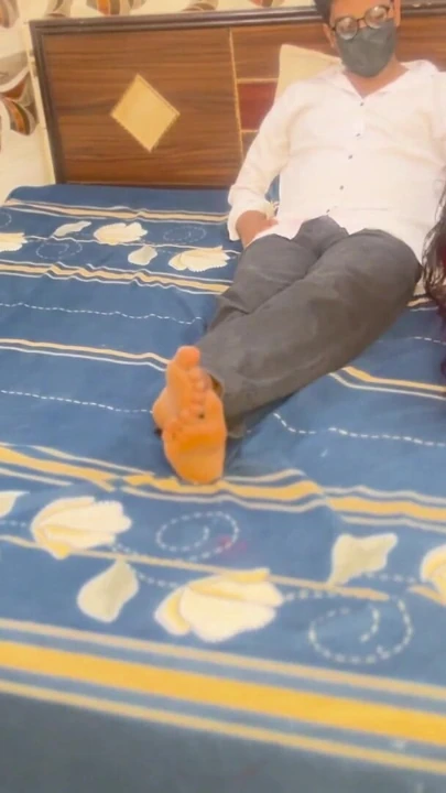 Hintli üvey anne ve üvey oğlu ilk sert gece | Klip 1