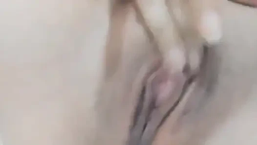 Erkek arkadaşım işteyken evde tek başıma mastürbasyon yapıyorum