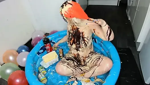 Holly kitten dondurma sundae
