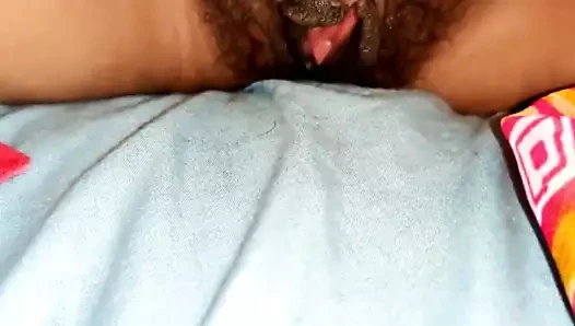 Büyük ıslak kedi ile üvey kızı için üvey babanın seks dersi