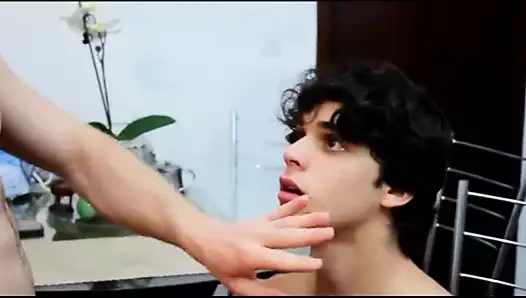 Twink çift prezervatifsiz