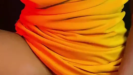 Hintli üniversiteli kız baştan çıkarıyor