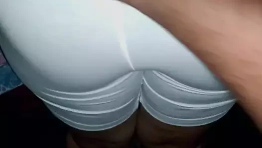 Karımı yakın bir arkadaşımla paylaşiyorum