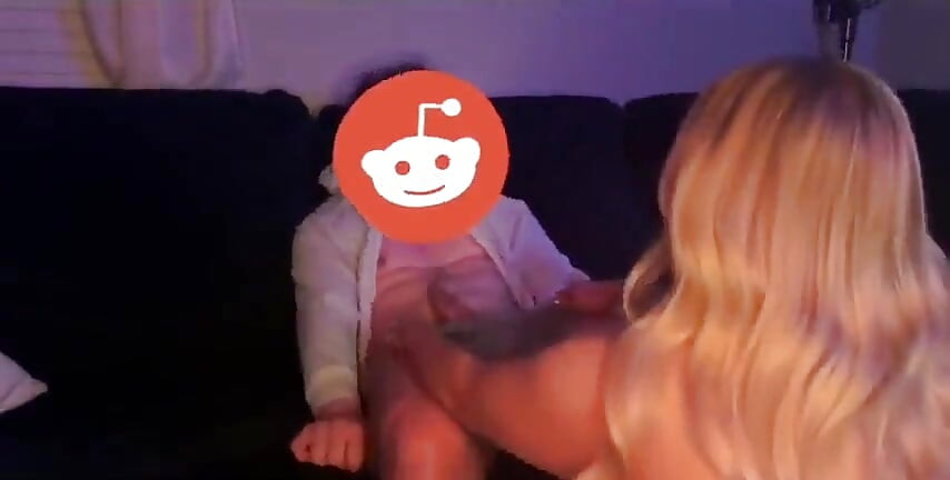 Bekaretini aldım ve onu hızlı bir şekilde içime boşalttırdım bir redditor'a bindim