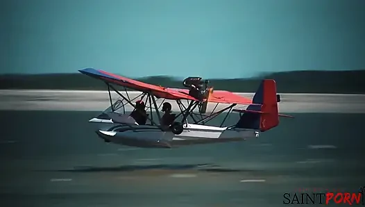 Caylian Curtis tenha bir ada plajında bir pilotla sikişiyor