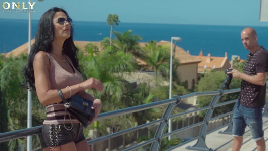 4k - altın avcısı Shalina Devines'in tıraşlı amına yarak tokatlıyor