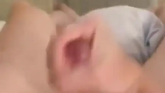 Yatmadan önce kısa mastürbasyon ve boşalma videosu