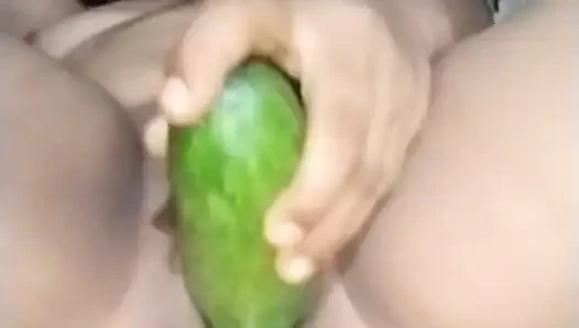 Deshi köyü boudi masterbation salatalık ile orgazm