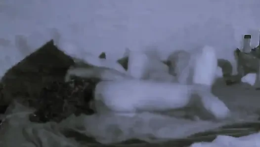Boşalmam ve onun ateşli dölünü içime hissetmem gerekiyordu.
