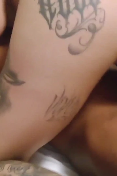 Молодая студентка нуждалась в помощи с расходами, поэтому я предложил ее доход в обмен на трах ее киску всю ночь напролет