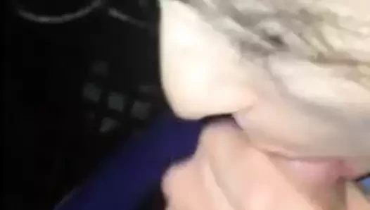 Elle suce mais n'avale pas