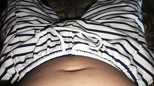 Bugil çıplak değil ateşli