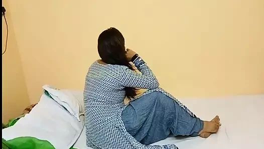 Bir otel odasında yeni azgın komşuyu beceriyorum - bangla'da porno -desi tumpa