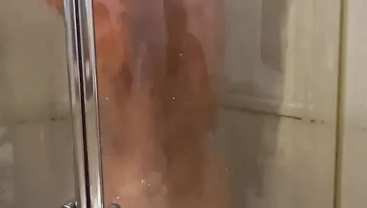 Tüm deliklere sikilmeden önce duş