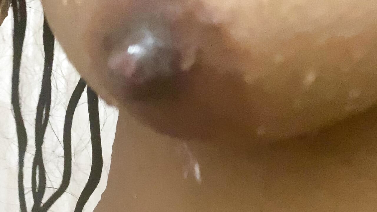 Horney Tamil teyze banyo yapıyor
