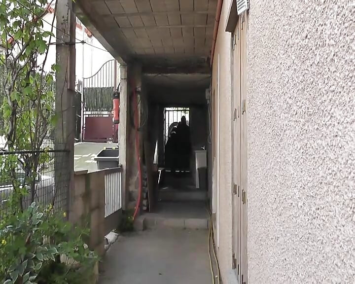 Olgun Bir Kişi Bile Cuckold Kocasının Önünde Sevişiyor