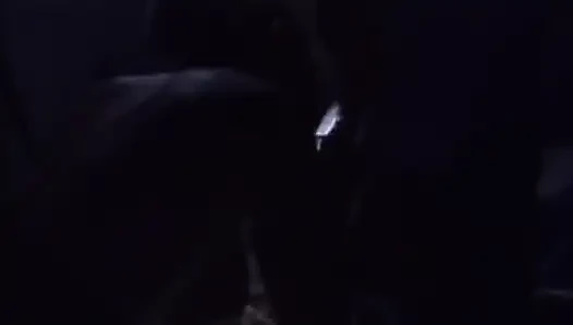 Seksi büyük memeli fahişe yatakta sert yarakla sikişiyor