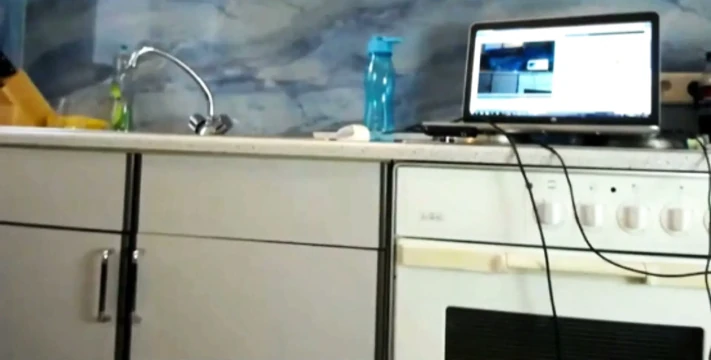 Özel gösteri zamanı: Ateşli iç çamaşırlı twerk yapıyor ve iç cazibemi serbest bırakmamı izliyor!