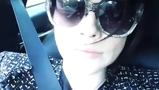 güneş gözlüklerimin altındaki rüzgarsın