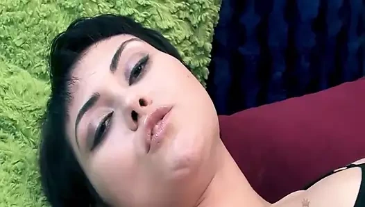 Audrey noir lezzetli orgazmlarla seğiriyor