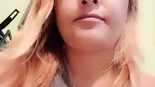 Hot single gives herself pleasure