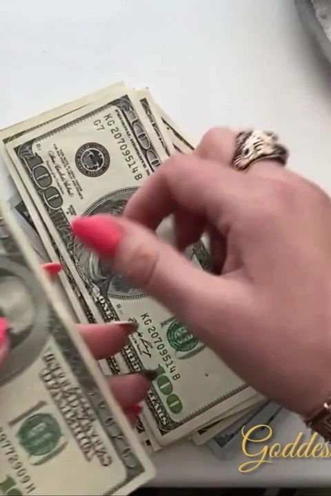 Güzel manikürlü ellerimde dolar faturalarının asmr hışırdaması ve aşağılama!