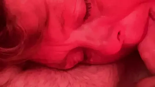 Büyük yarak emiyor