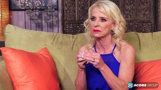 Cammille'in göt deliği için büyük zenci yarağı