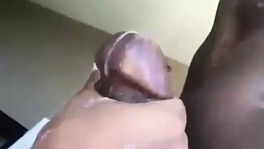 Büyük zenci yutuyor