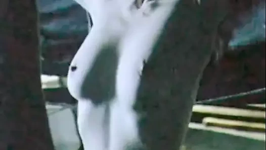 Emily mortimer tam önden çıplaklık.