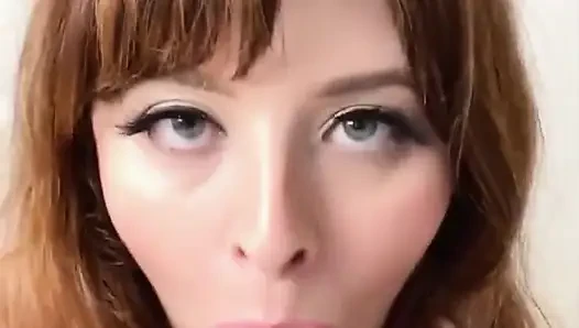 Burada senin için güzel uzun ve şapırtılı bir oral seks var çünkü gerçekten sana biraz gıdımlamak ve boşalmana yardım etmek istiyorum
