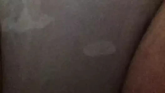 Plastik bebek bezi kapağına işemek