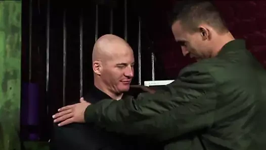 Dominant sikiş seansında ham kaslı amlar