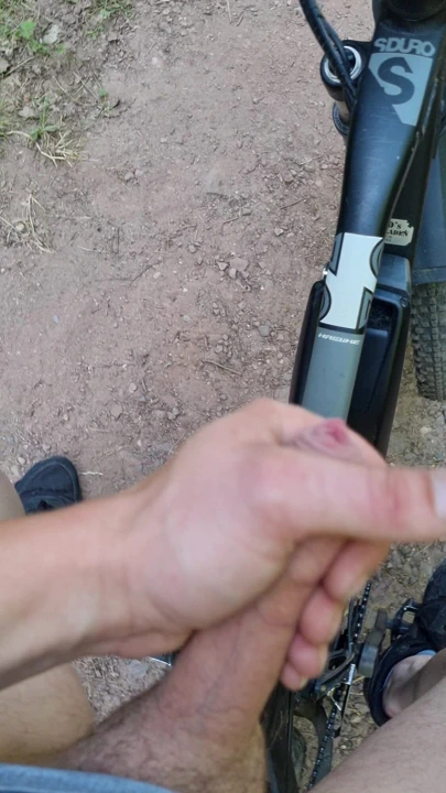 Dışarıda ve bisikletle yaklaşık