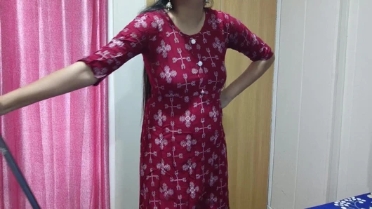 Hintli desi sali güzel sali temiz odasından sert seks yapıyor sali jijasını baştan çıkarıyor hintçe edepsiz konuşma